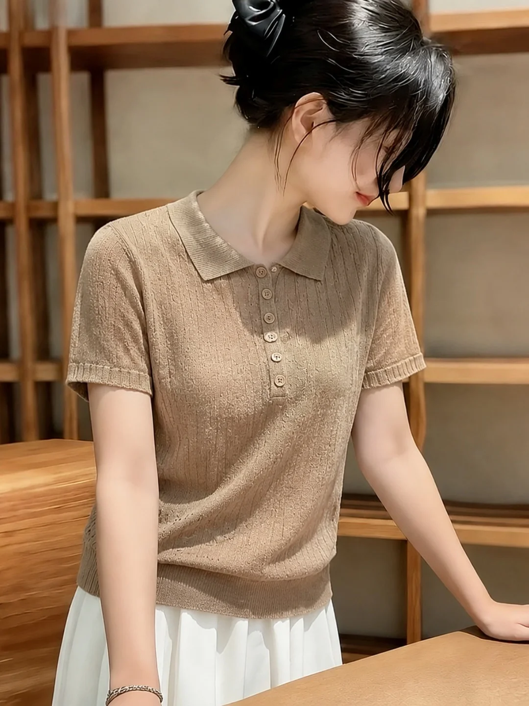 Elegant Neck Ice Silk Knitted Top Women's Loose Fit Short Sleeve Summer Fashion Casual Style Versatile Slimming Shirt
Elegant Neck Ice Silk Knitted Top Women's Loose Fit Short Sleeve Summer Fashion Casual Style Versatile Slimming Shirt