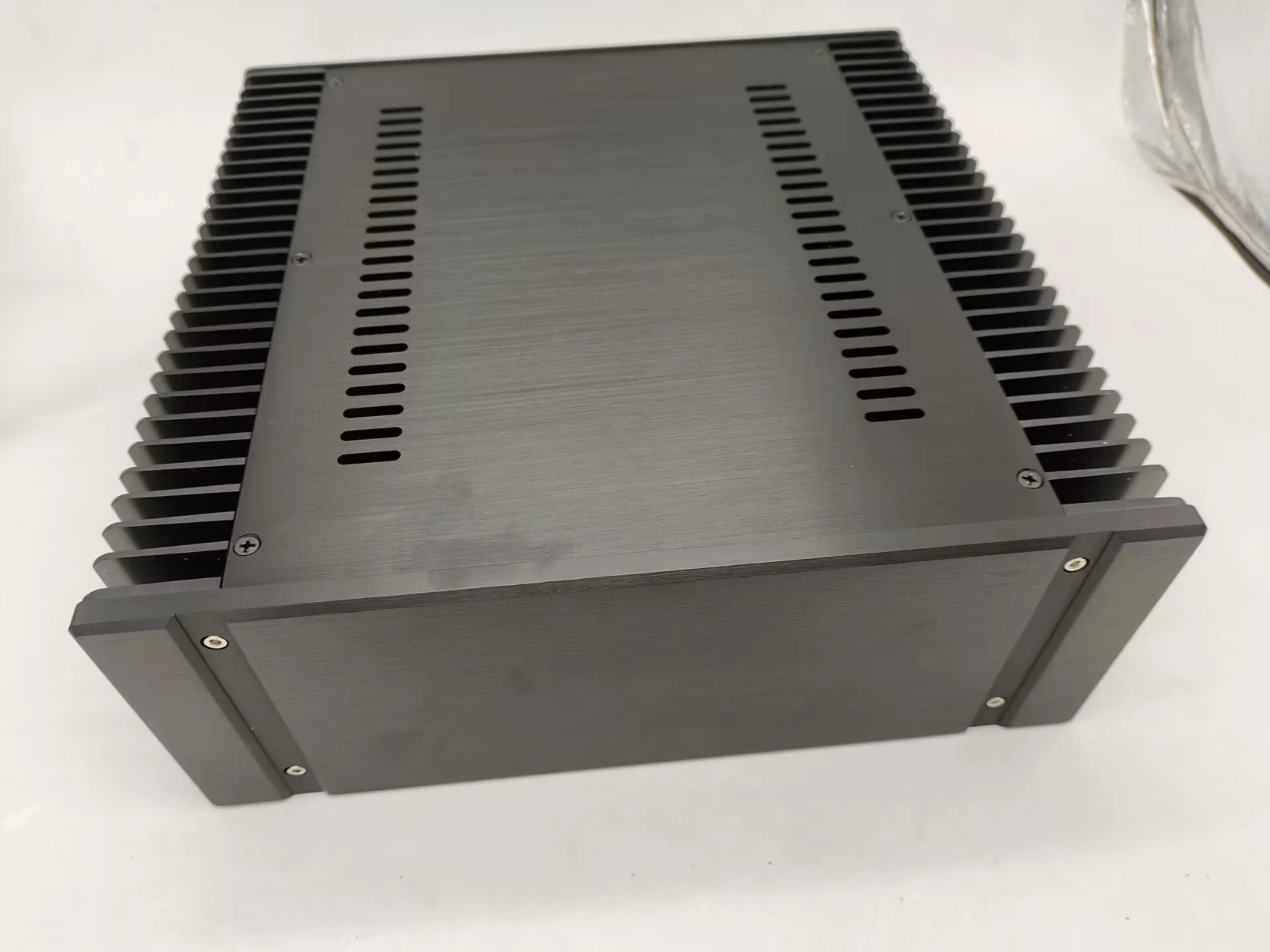 3212A Full Aluminum Amplifier case /AMP Chassis/ Preamp Chassis/ PSU Enclosure 320*120*315mm
3212A Full Aluminum Amplifier case /AMP Chassis/ Preamp Chassis/ PSU Enclosure 320*120*315mm