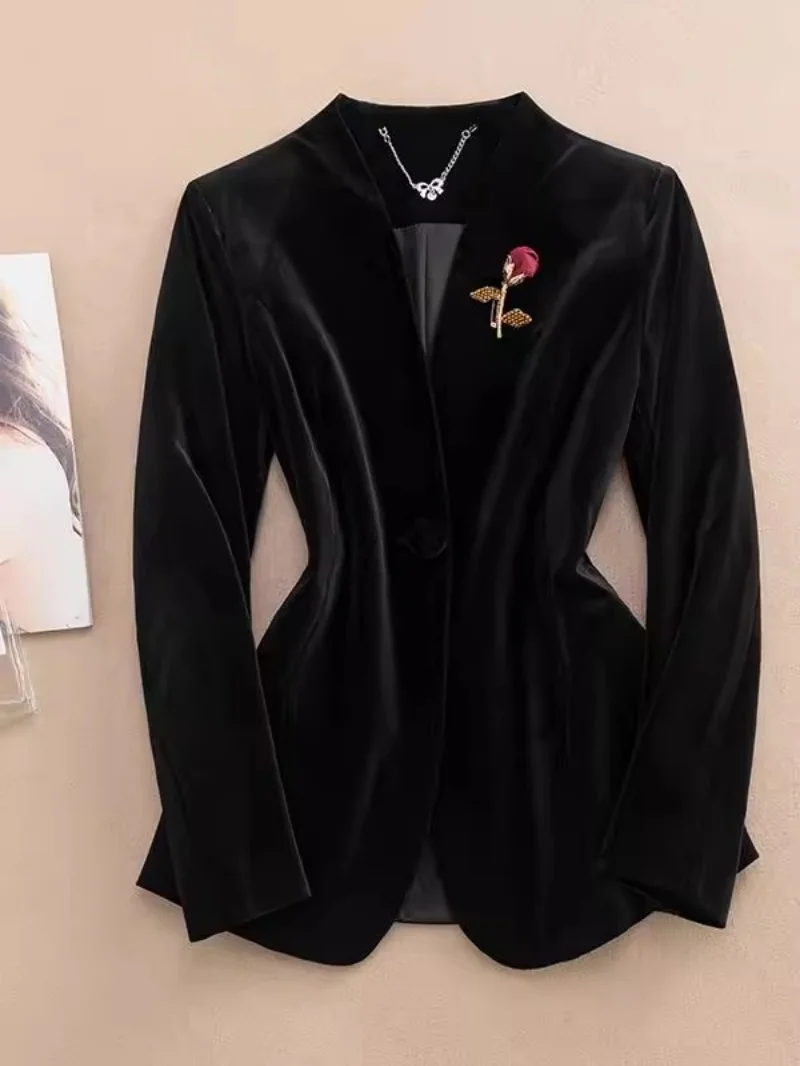 Черный бархатный женский пиджак с v-образным вырезом, осенне-весенний повседневный облегающий верхний костюм с длинными рукавами и одной пуговицей, топ w1615
Черный бархатный женский пиджак с v-образным вырезом, осенне-весенний повседневный облегающий верхний костюм с длинными рукавами и одной пуговицей, топ w1615 