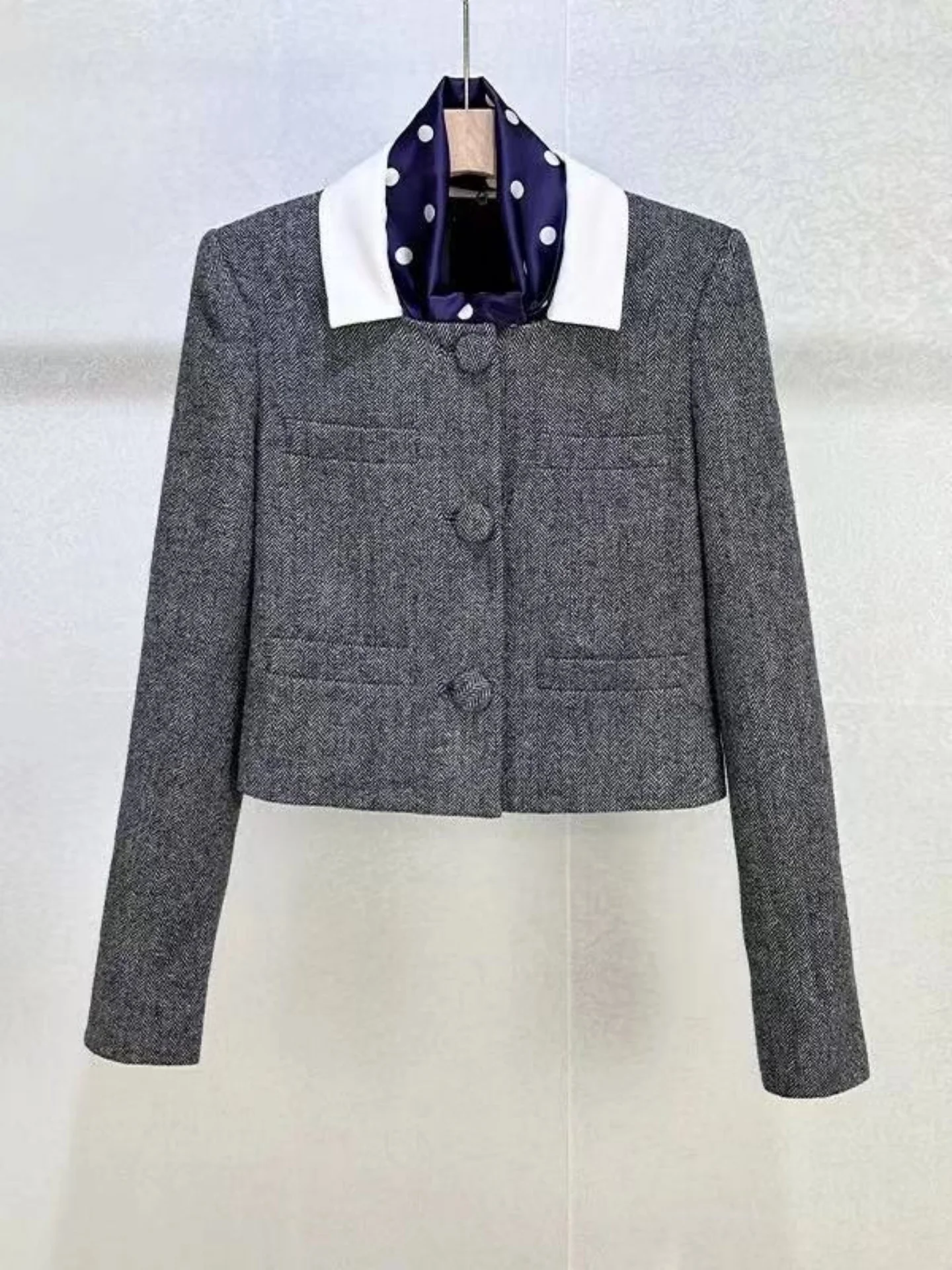 ay Съемное пальто Sa в горошек, комплект с юбкой трапециевидной формы, женский комплект из двух предметов French Sle Faion, длинный свек с высокой талией
ay Съемное пальто Sa в горошек, комплект с юбкой трапециевидной формы, женский комплект из двух предметов French Sle Faion, длинный свек с высокой талией