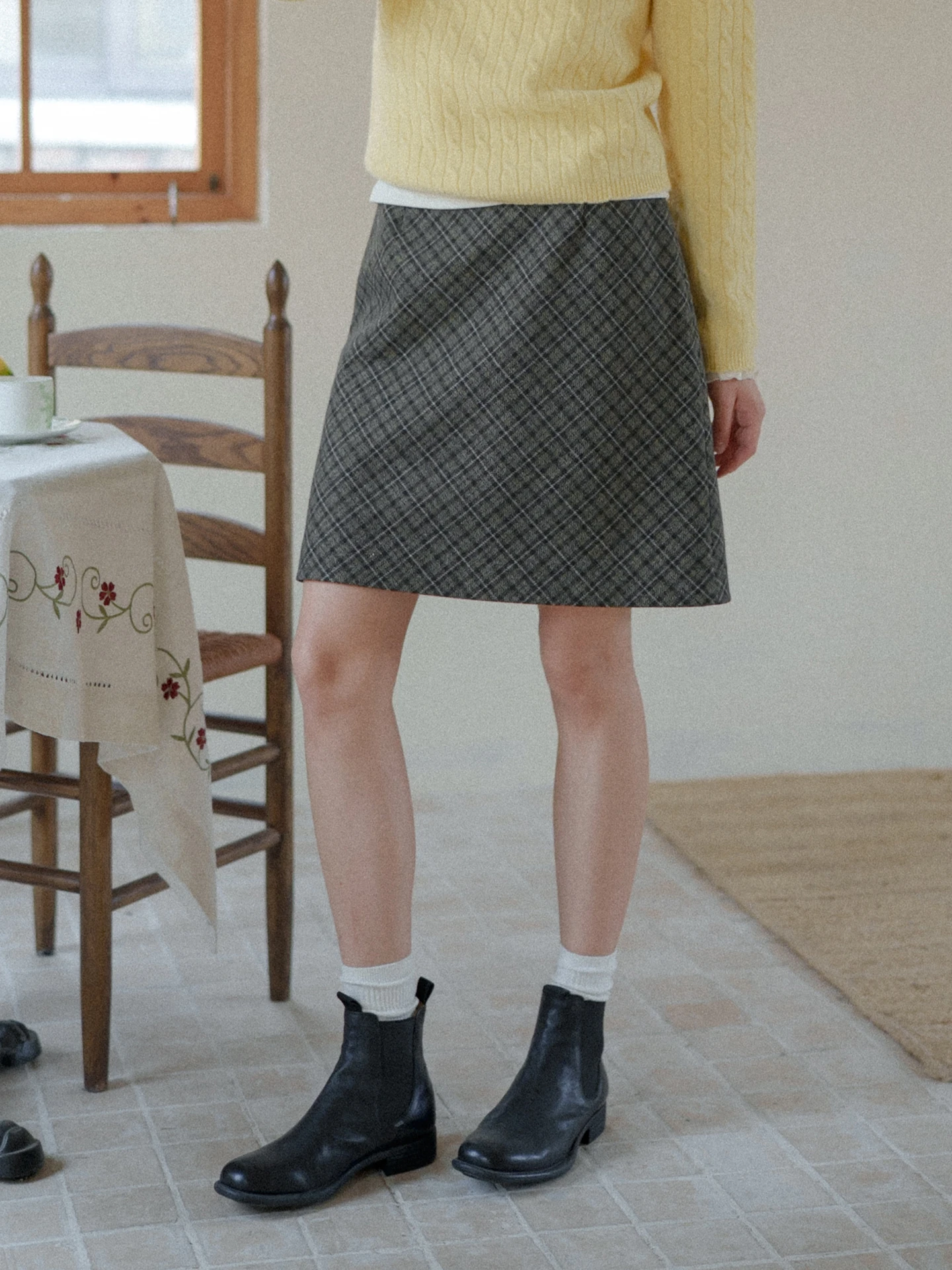 Retro MarchNoon Wool Plaid High Waist A-Line Skirt Slimming Short Skirts for Small Figures Asymmetrical Hemline
Retro MarchNoon Wool Plaid High Waist A-Line Skirt Slimming Short Skirts for Small Figures Asymmetrical Hemline