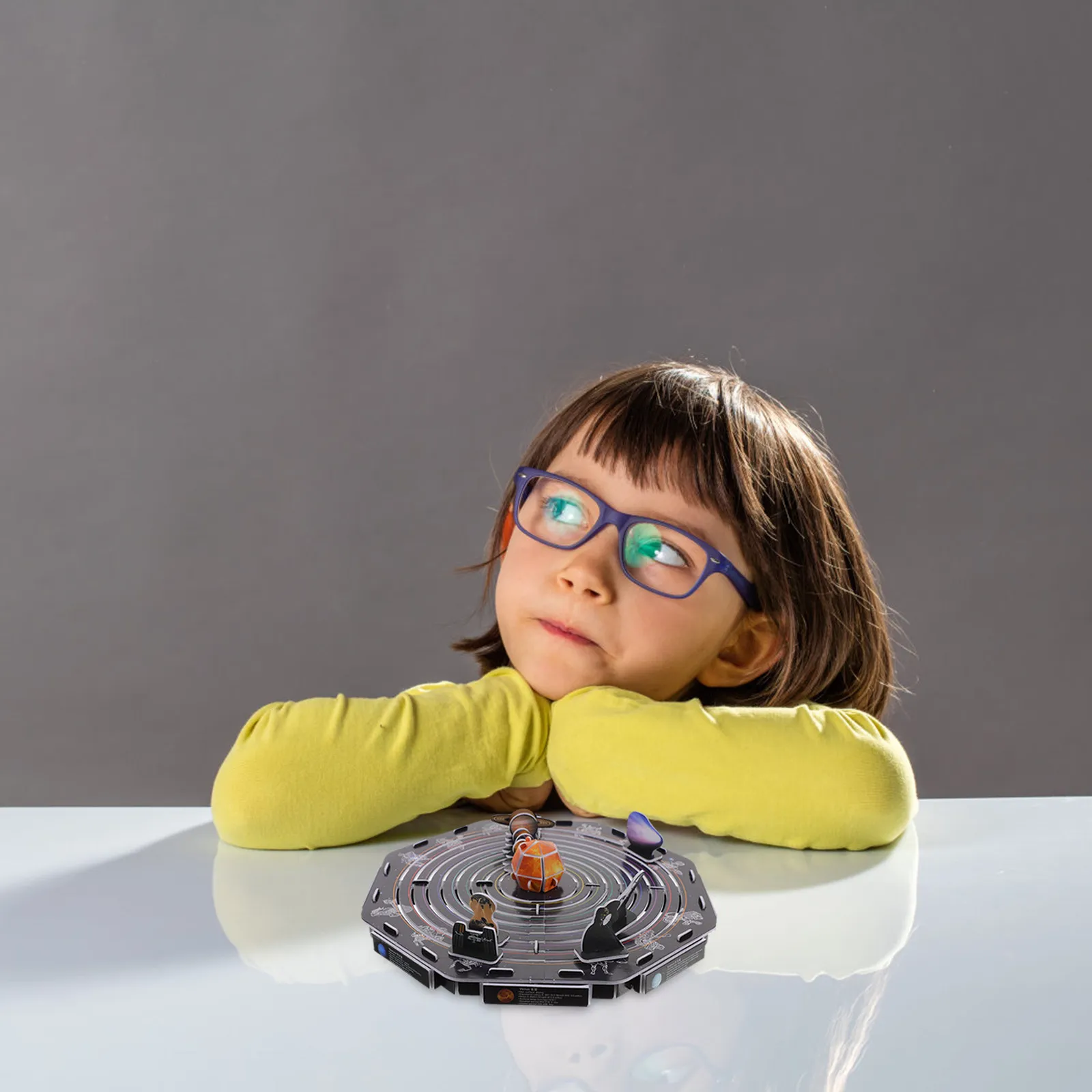 Набор для сборки 3D-модели Солнечной системы из бумаги: развивающая интерактивная игра для детей по изучению космоса
Набор для сборки 3D-модели Солнечной системы из бумаги: развивающая интерактивная игра для детей по изучению космоса