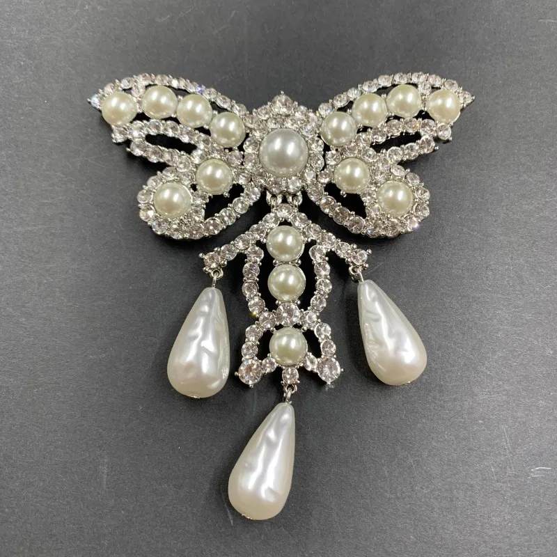 Дизайнерская роскошная женская брошь в стиле барокко с жемчугом и сверкающими стразами, модная брошь с жемчугом и бабочкой, драгоценным камнем для женщин
Дизайнерская роскошная женская брошь в стиле барокко с жемчугом и сверкающими стразами, модная брошь с жемчугом и бабочкой, драгоценным камнем для женщин