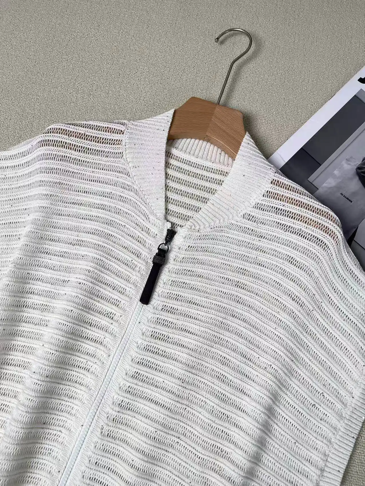high-end women's summer striped hollow sequin linen knitted cardigan short sleeved top
high-end women's summer striped hollow sequin linen knitted cardigan short sleeved top