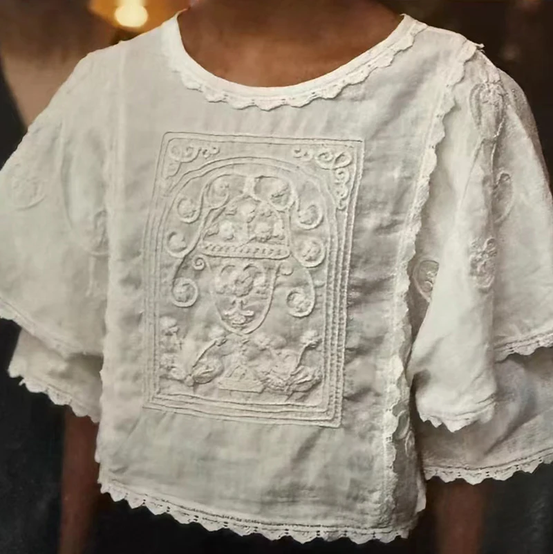 Summer New Women's Short Sleeve Embroidered Relief Vintage Fly Fly Shirt Cotton Linen Blend round Neck Plant Floral Print Top
Summer New Women's Short Sleeve Embroidered Relief Vintage Fly Fly Shirt Cotton Linen Blend round Neck Plant Floral Print Top