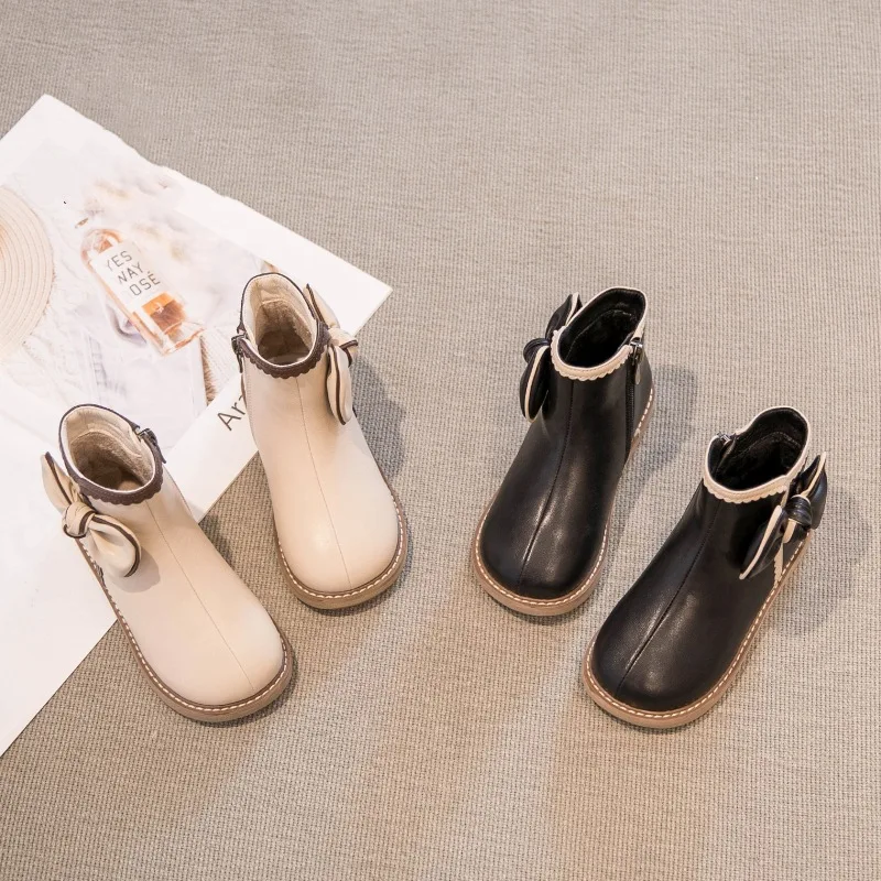 Autumn Winter Snow Boots For Kids Girls Leather Shoes Warm Ankle Boots with Plush Children Casual Shoes
Autumn Winter Snow Boots For Kids Girls Leather Shoes Warm Ankle Boots with Plush Children Casual Shoes