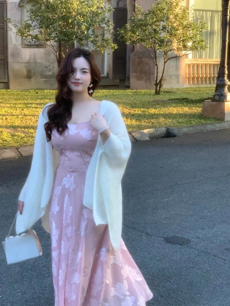 Romantic Sweet Large Size Women's Dress Elegant White Enhancing Strapless Gown Gentle Feminine Style Midi Length Skirt
Romantic Sweet Large Size Women's Dress Elegant White Enhancing Strapless Gown Gentle Feminine Style Midi Length Skirt