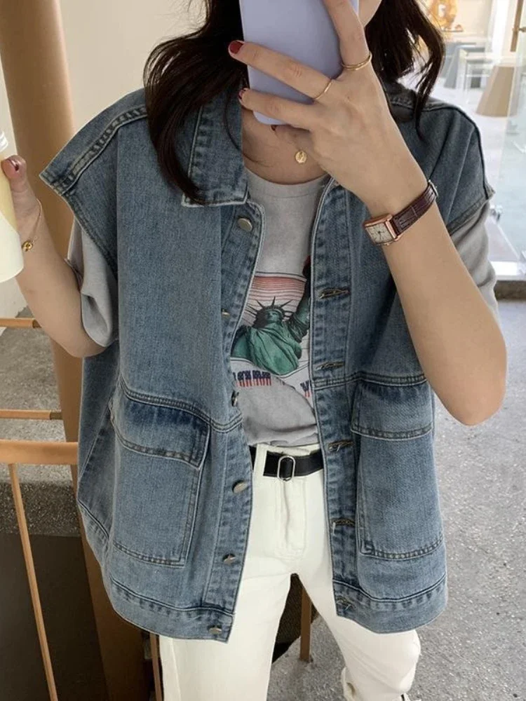 Korean Fashion Vest for Women Single-button Closure Over Sized Tops 2025 New in Spring Summer Sleeveless Casual Denim Jacket
Korean Fashion Vest for Women Single-button Closure Over Sized Tops 2025 New in Spring Summer Sleeveless Casual Denim Jacket