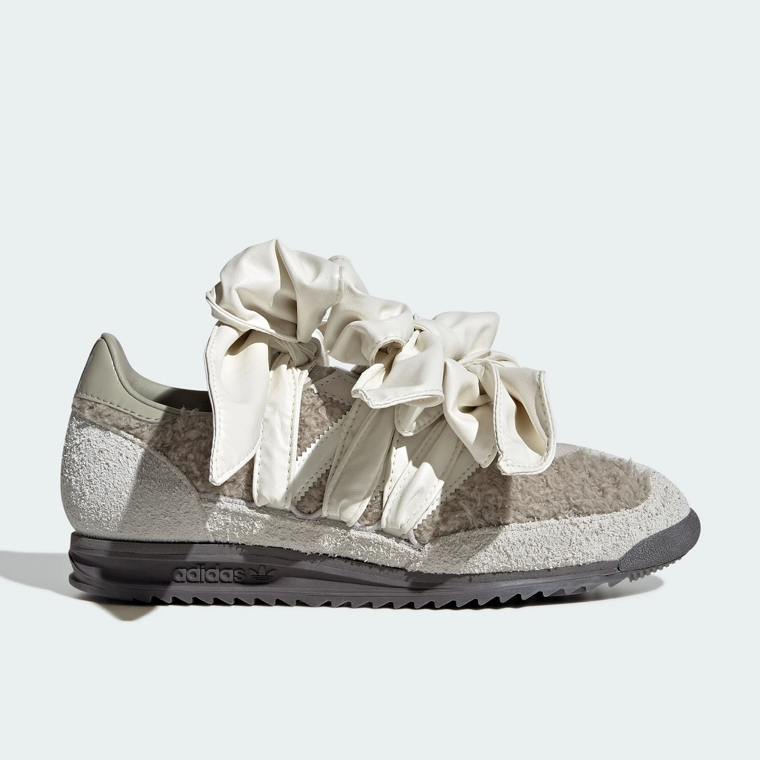 Adidas Official Original Three Stripes Women's Fashion Bow Low-top Casual Shoes JQ8736
Adidas Official Original Three Stripes Women's Fashion Bow Low-top Casual Shoes JQ8736