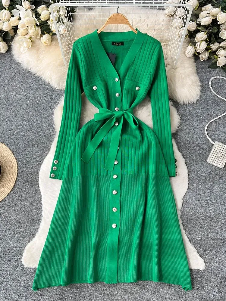 New Elegant Golden Buttons Single Breasted Long Sleeve V Neck Knitted A Line Dress With Belt Autumn Winter Warm Sweater Vestido
New Elegant Golden Buttons Single Breasted Long Sleeve V Neck Knitted A Line Dress With Belt Autumn Winter Warm Sweater Vestido
