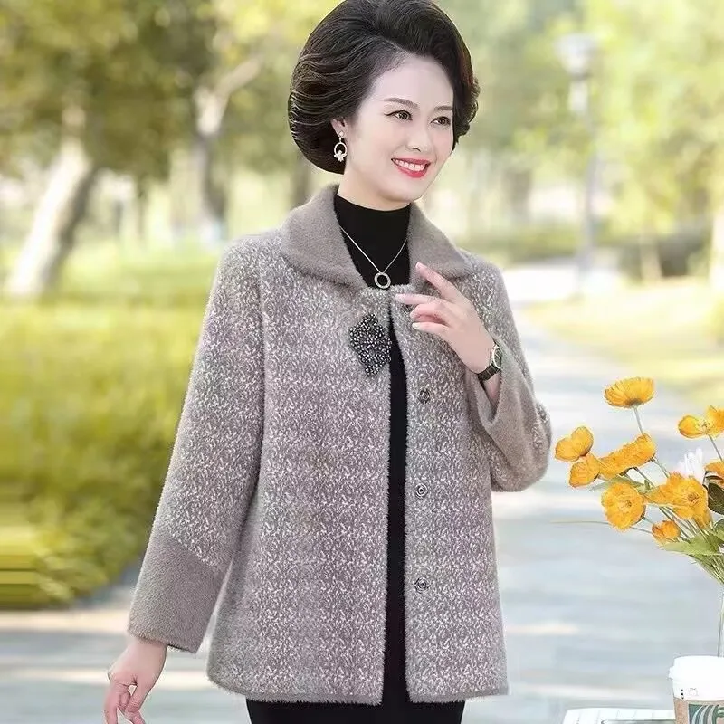 Korean Lady Fashion Sweater Jacket Winter Female Sweater Cardigan Coat Middle Aged Mother Large Size 5XL Imitation Mink Fur Tops
Korean Lady Fashion Sweater Jacket Winter Female Sweater Cardigan Coat Middle Aged Mother Large Size 5XL Imitation Mink Fur Tops