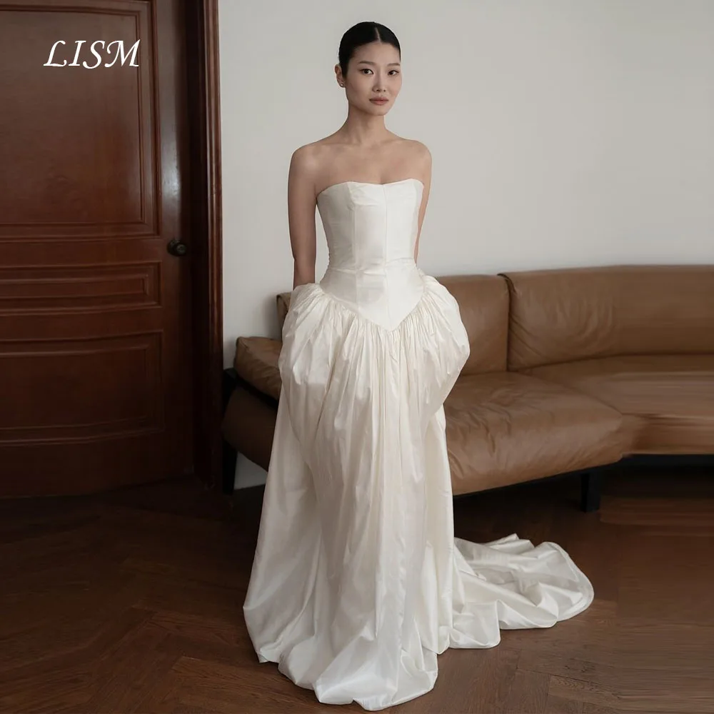 LISM A-Line Korea Wedding Dress Simple Taffeta Silk Strapless Elegant Long Bridal Gown Photo Shoot Customized 웨딩드레스
LISM A-Line Korea Wedding Dress Simple Taffeta Silk Strapless Elegant Long Bridal Gown Photo Shoot Customized 웨딩드레스