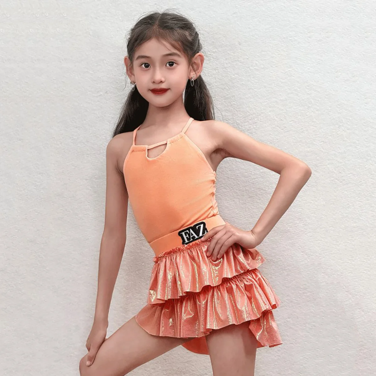 Two-piece set Girls Latin Dance Dress Practice Sleeveless Backless Bodysuit and Cake Skirts Rumba Competition Costume Dancewear
Two-piece set Girls Latin Dance Dress Practice Sleeveless Backless Bodysuit and Cake Skirts Rumba Competition Costume Dancewear