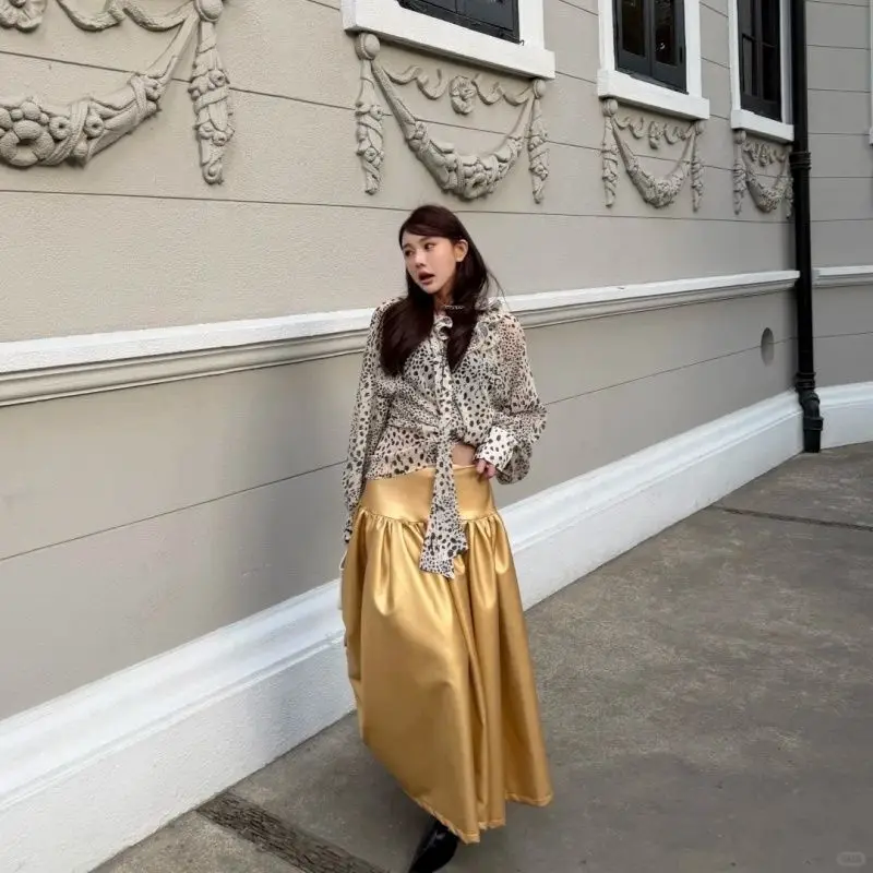French style niche design leopard print long sleeved shirt half long skirt women's spring new slimming commute two-piece set
French style niche design leopard print long sleeved shirt half long skirt women's spring new slimming commute two-piece set