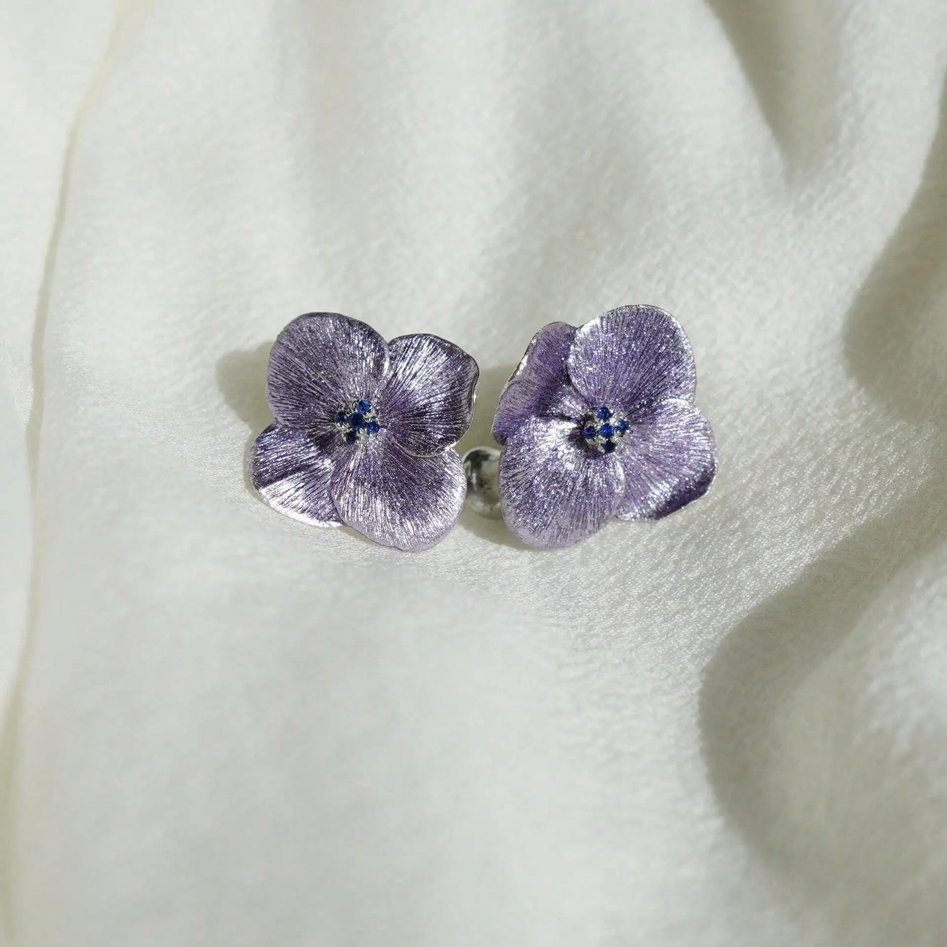 A Pair of Cool Pinkish-purple Earrings Exuding A Sophisticated and Elegant Charm, Perfect for Any Occasion. These Unique and Stylish Stud Earrings Are A Must-have for Any Occasion.
A Pair of Cool Pinkish-purple Earrings Exuding A Sophisticated and Elegant Charm, Perfect for Any Occasion. These Unique and Stylish Stud Earrings Are A Must-have for Any Occasion.