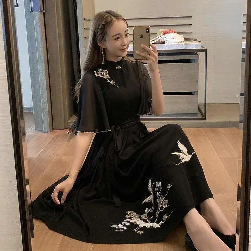 Black Short Sleeve Chinese Style Dress Plus Size Women's 2025 Summer Elegant Embroidery Qipao Vestido Chiffon Dress Cheongsam
Black Short Sleeve Chinese Style Dress Plus Size Women's 2025 Summer Elegant Embroidery Qipao Vestido Chiffon Dress Cheongsam