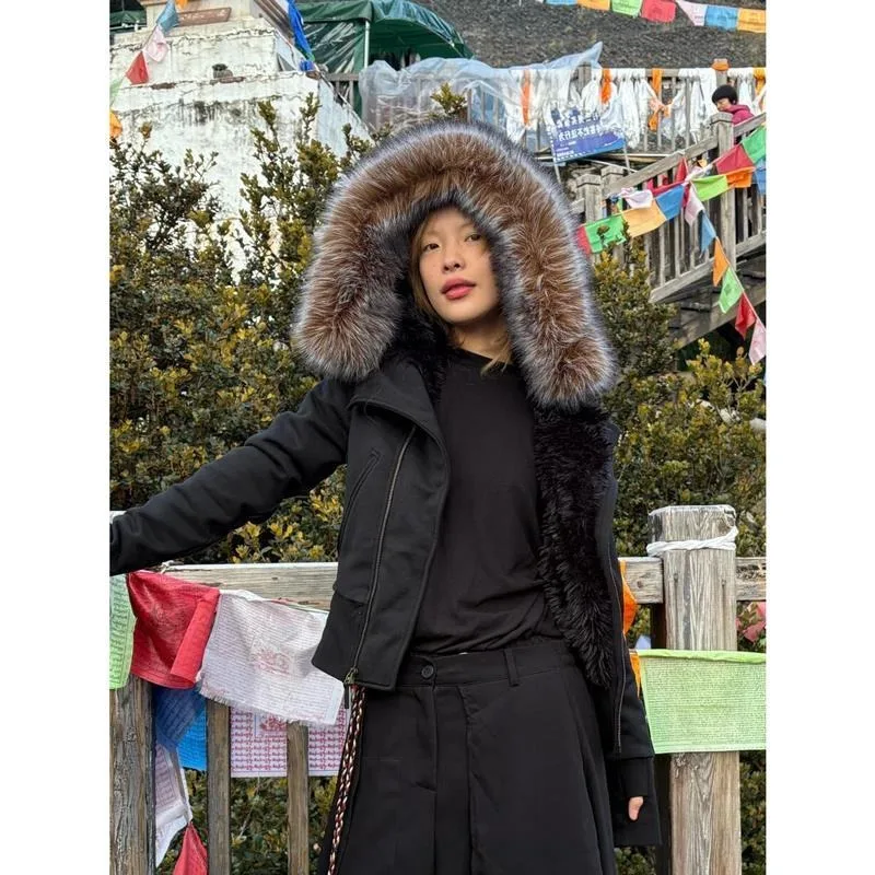 2025 New Women's Autumn and Winter Hooded Fur Collar Slant Closure Plush Liner Cotton Jacket Short Waist Slimming Jacket
2025 New Women's Autumn and Winter Hooded Fur Collar Slant Closure Plush Liner Cotton Jacket Short Waist Slimming Jacket