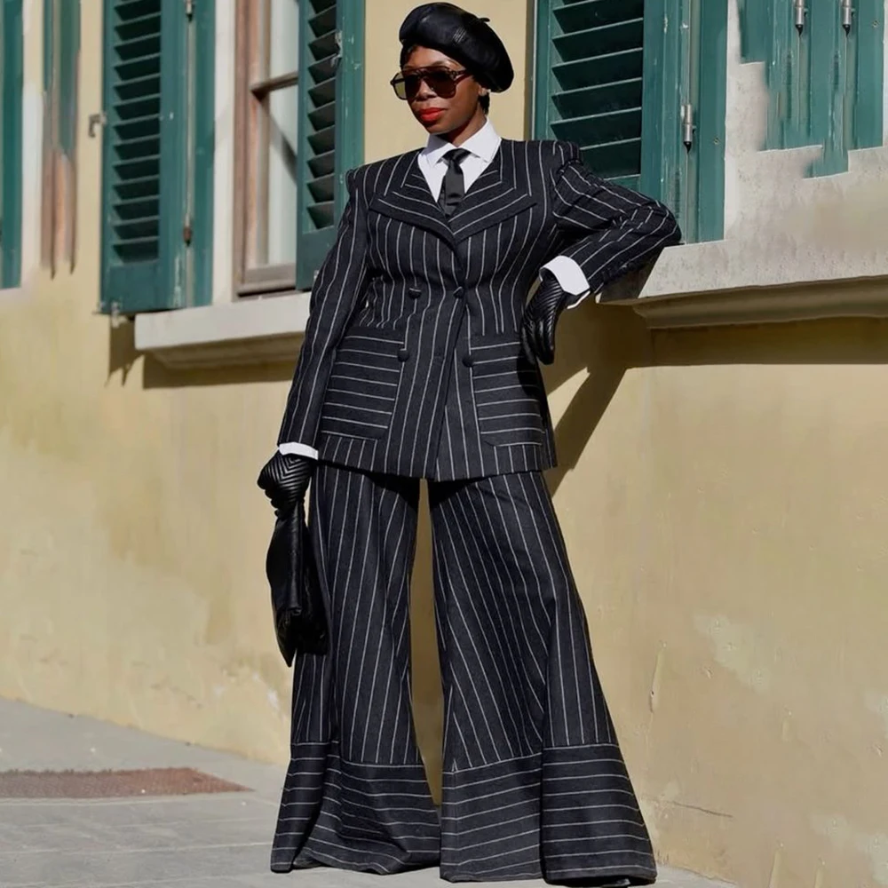 Black Creative Stripe Arrangement Women's Suit Oversized Double Breasted Evening Party Outfit Formal 2-Piece Jacket Pants Set
Black Creative Stripe Arrangement Women's Suit Oversized Double Breasted Evening Party Outfit Formal 2-Piece Jacket Pants Set