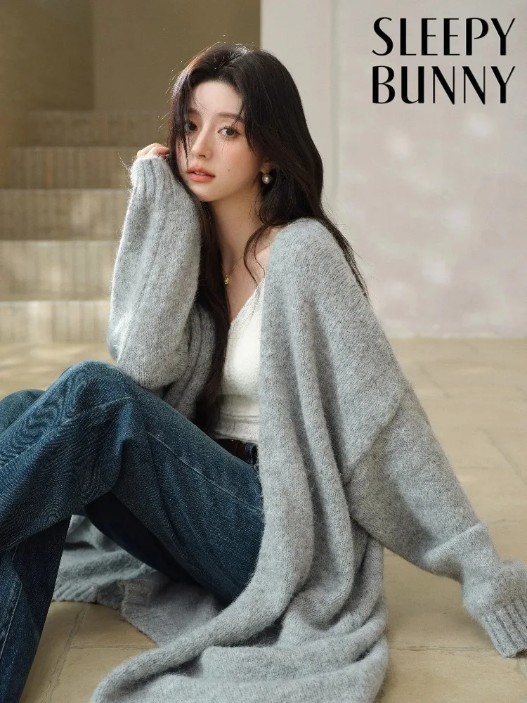 Women Spring Loose Fit Longline Cardigan Lady Cozy Over-the-Knee Knitted Sweater Coat Versatile Layering Top for Daily Looks
Women Spring Loose Fit Longline Cardigan Lady Cozy Over-the-Knee Knitted Sweater Coat Versatile Layering Top for Daily Looks