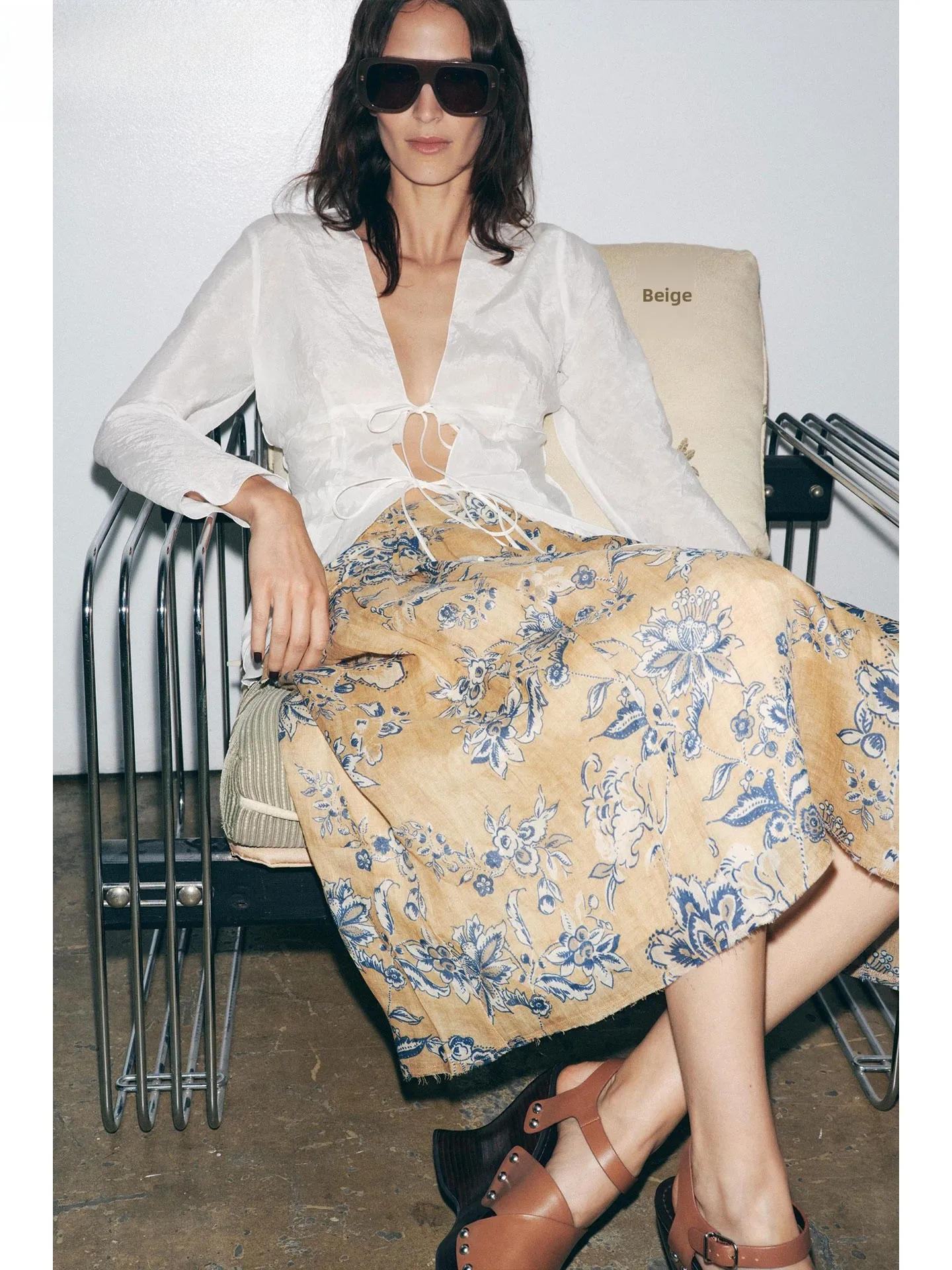 ZAPRHA 2025 Autumn Faionable Versatile Linen Floral Print Casual Mid-Length f Skirt A-Line Loose Fit mid Waist Design
ZAPRHA 2025 Autumn Faionable Versatile Linen Floral Print Casual Mid-Length f Skirt A-Line Loose Fit mid Waist Design