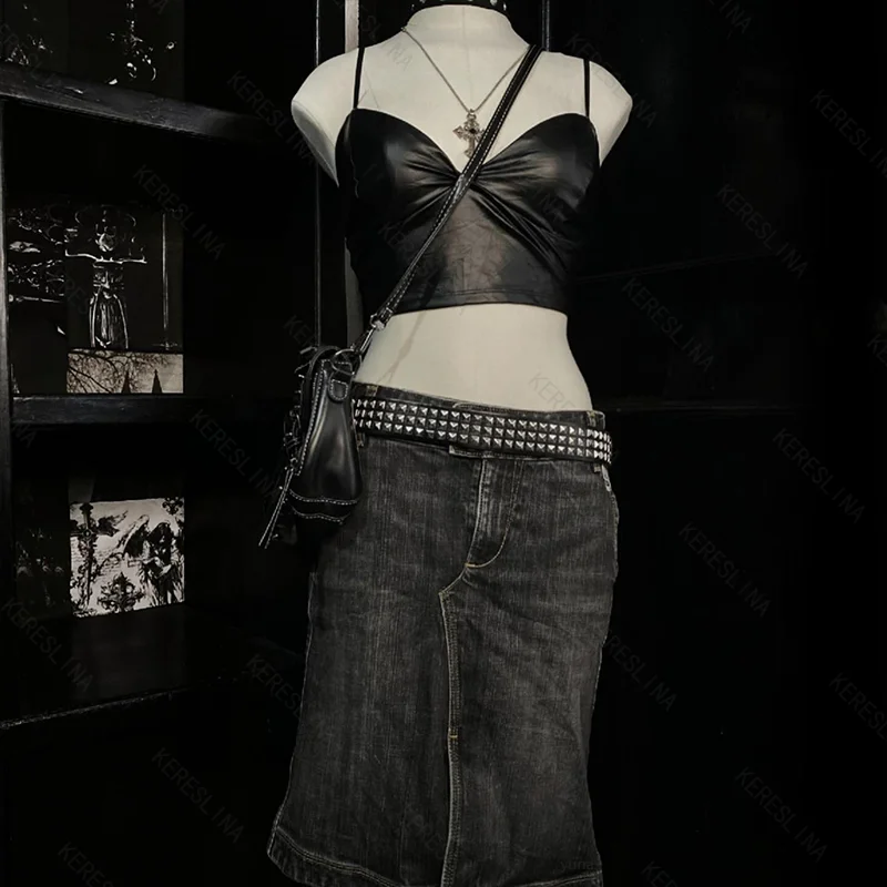 Punk Y2K Women's Harajuku sling T-shirt Gothic Sexy Solid Color 90s Hip Hop Streetwear Retro Emo Girl Fashion New Short Camisole
Punk Y2K Women's Harajuku sling T-shirt Gothic Sexy Solid Color 90s Hip Hop Streetwear Retro Emo Girl Fashion New Short Camisole