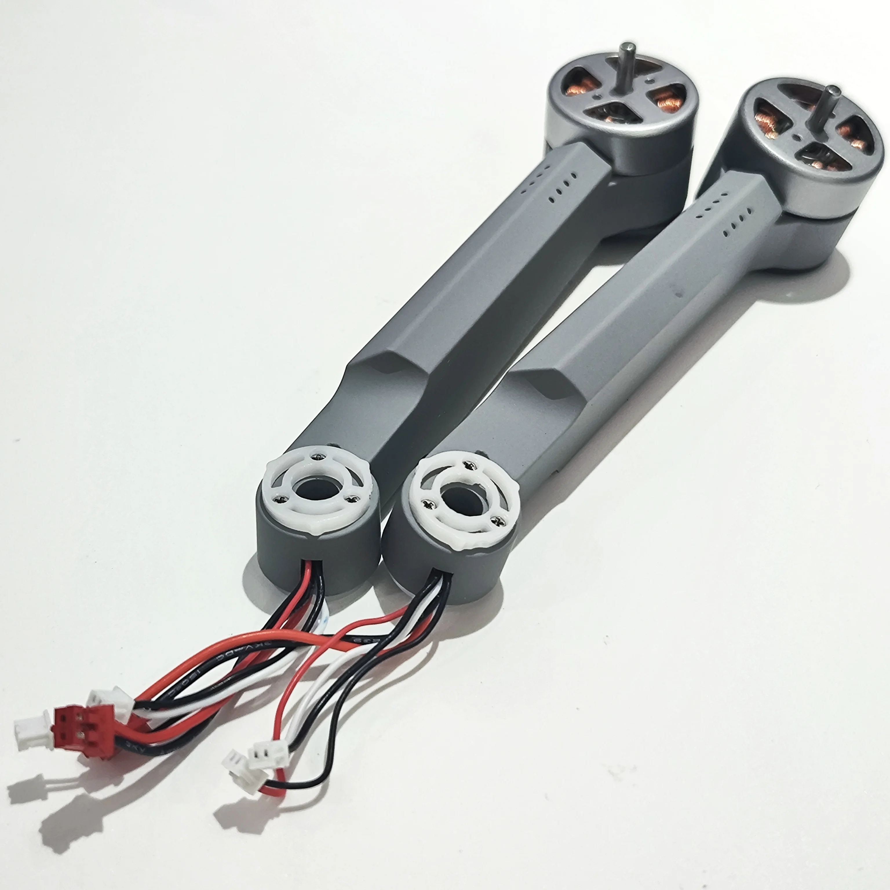 Original AE86 PRO MAX GPS RC Foldable Drone AE86Pro Max Four-axis Quadcopter Spare Parts Brushless Motor Rear Arm B 2PCS
Original AE86 PRO MAX GPS RC Foldable Drone AE86Pro Max Four-axis Quadcopter Spare Parts Brushless Motor Rear Arm B 2PCS