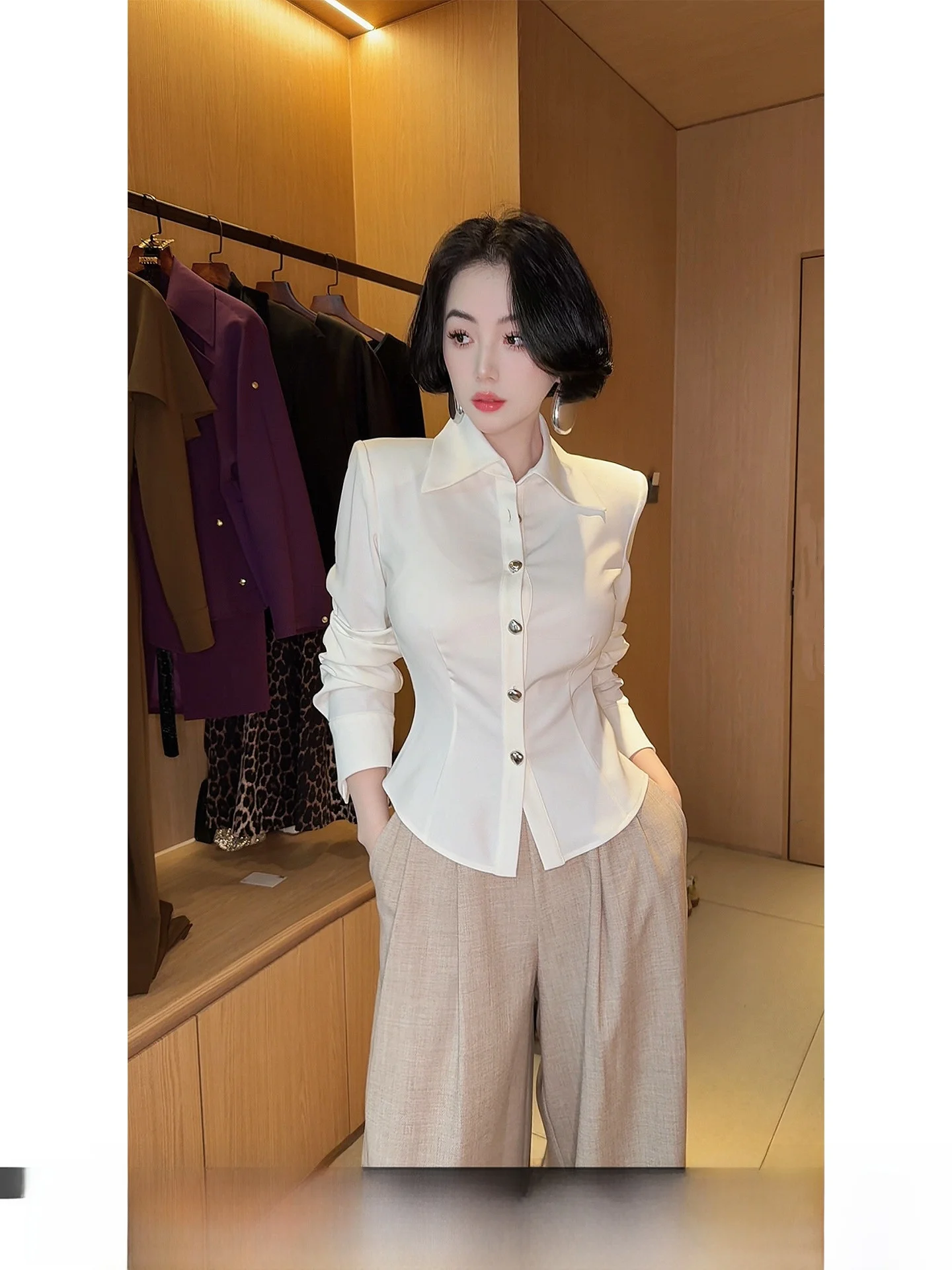 Женский топ Ele Briti Sle White, приталенный, с эффектом утягивания талии, весна 2026, новинка, модный женский топ
Женский топ Ele Briti Sle White, приталенный, с эффектом утягивания талии, весна 2026, новинка, модный женский топ