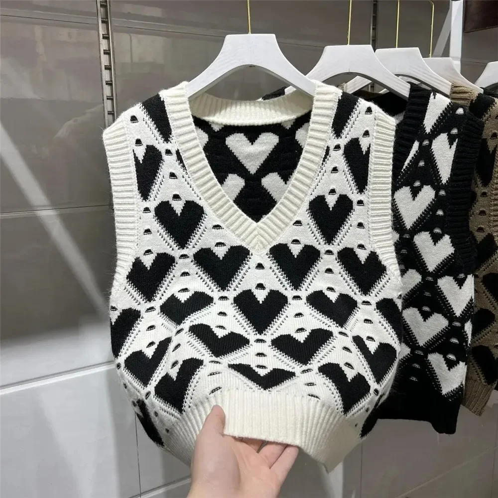 Knitted Sweater Vest Women'S Spring Autumn Large Size Fashion V-Neck Sleeveless Spliced Heart All-Match Loose Outerwear F596
Knitted Sweater Vest Women'S Spring Autumn Large Size Fashion V-Neck Sleeveless Spliced Heart All-Match Loose Outerwear F596