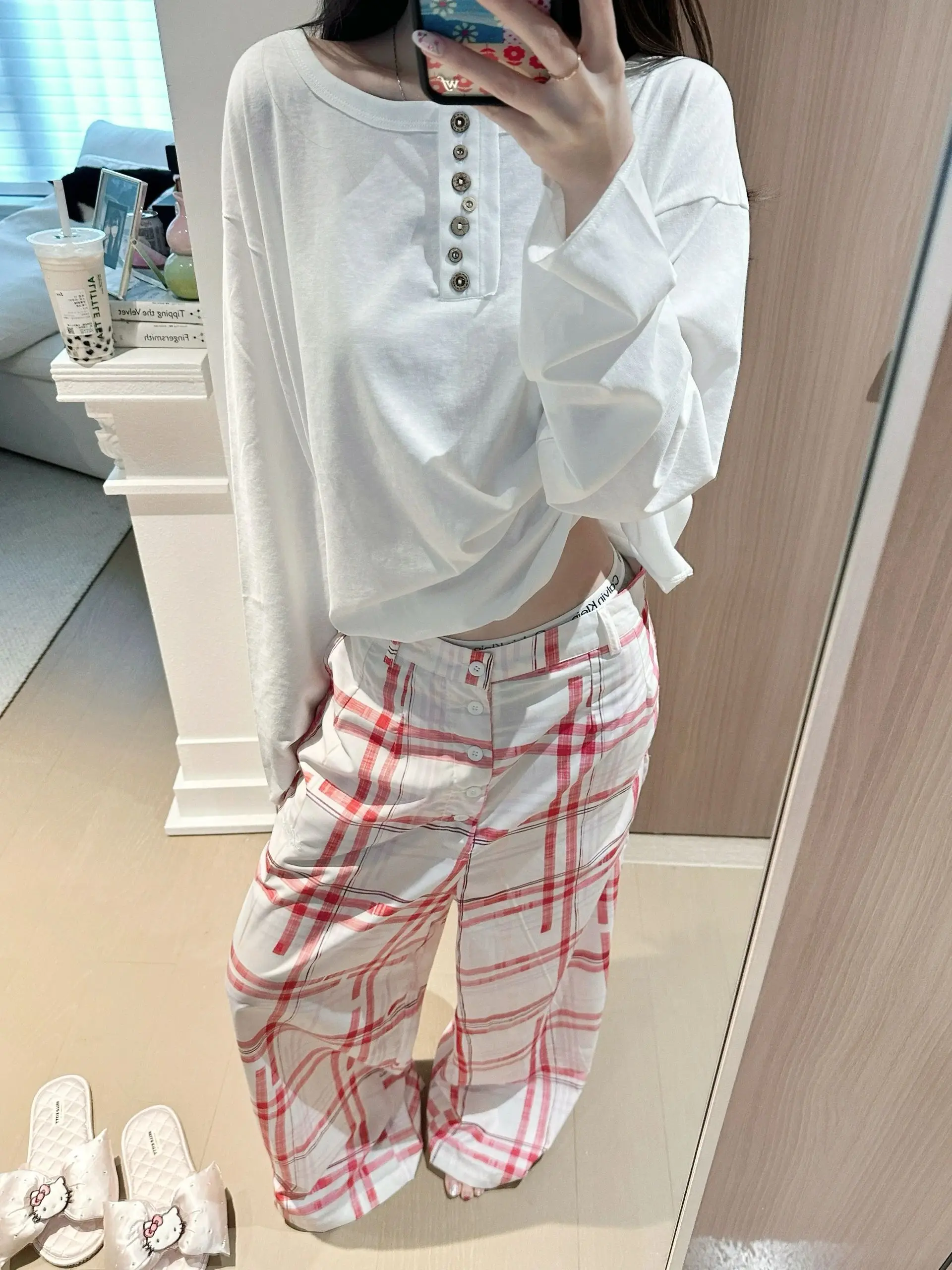 Loose Fit Long Sleeve White Sun Protection Shirt Women's Spring Autumn Lazy Style Loose Feeling Thin Top Korean Style T-shirt
Loose Fit Long Sleeve White Sun Protection Shirt Women's Spring Autumn Lazy Style Loose Feeling Thin Top Korean Style T-shirt