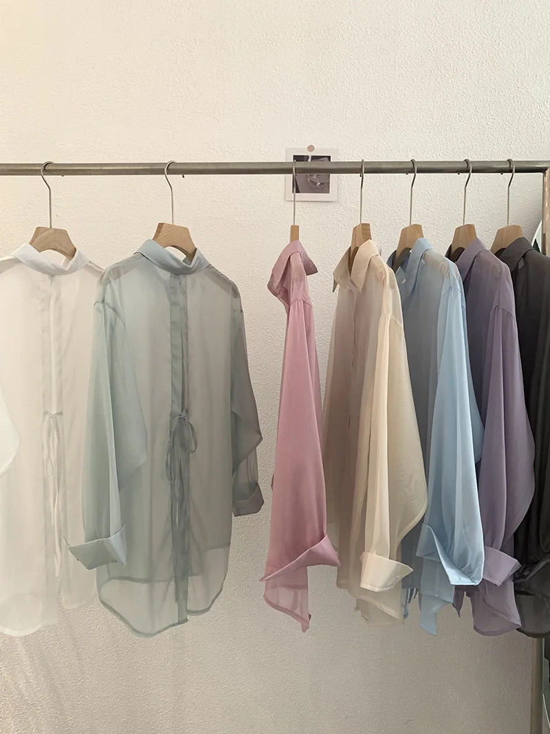 Simple Casual Sunscreen Shirts Women Summer New Long Sleeves Back Slit Lace-up Thin Coats Soft Comfort Single Breasted Tops
Simple Casual Sunscreen Shirts Women Summer New Long Sleeves Back Slit Lace-up Thin Coats Soft Comfort Single Breasted Tops