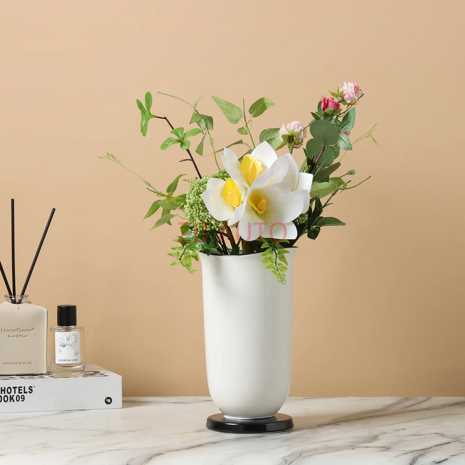 French Pastoral Nordic Cream Black and White Bell Goblet Ceramic Vase Home Model Room Soft Decoration Supplies
French Pastoral Nordic Cream Black and White Bell Goblet Ceramic Vase Home Model Room Soft Decoration Supplies