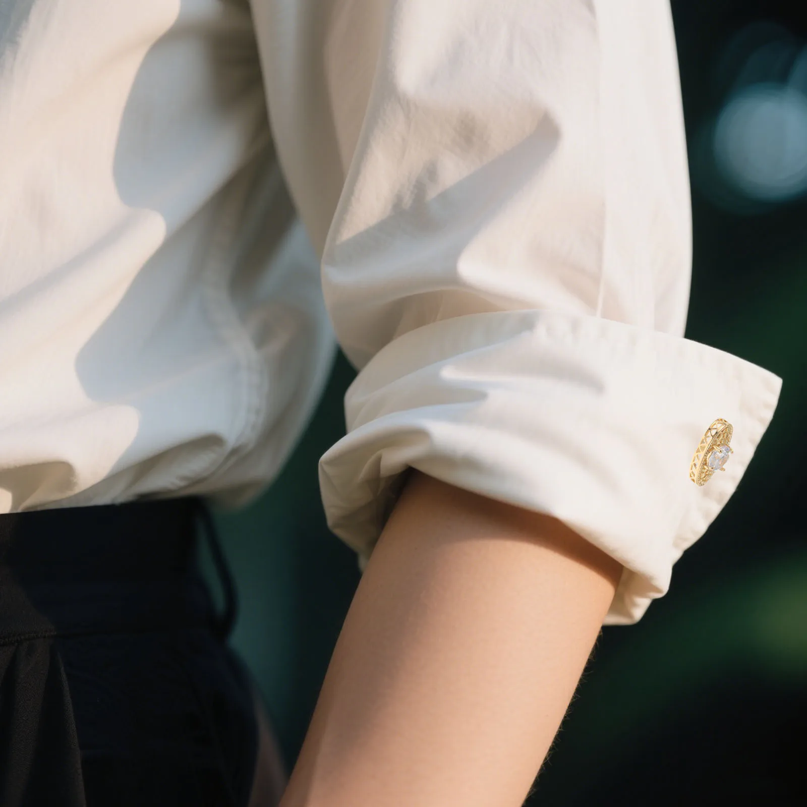 2Pcs Shirt Cufflinks Gold Zircon Crystal Sparkle French Style Elegant Formal Suit Accessories for Business Wedding Prom
2Pcs Shirt Cufflinks Gold Zircon Crystal Sparkle French Style Elegant Formal Suit Accessories for Business Wedding Prom