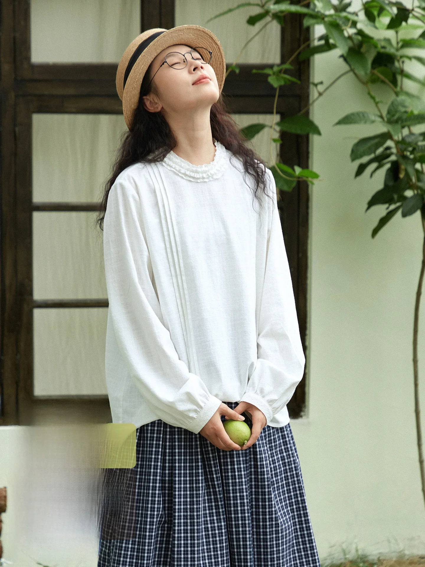 Original White Cotton Shirt Women's Loose Long Sleeve round Neck Casual Spring Japanese Style Floral Detail Breathable Top
Original White Cotton Shirt Women's Loose Long Sleeve round Neck Casual Spring Japanese Style Floral Detail Breathable Top