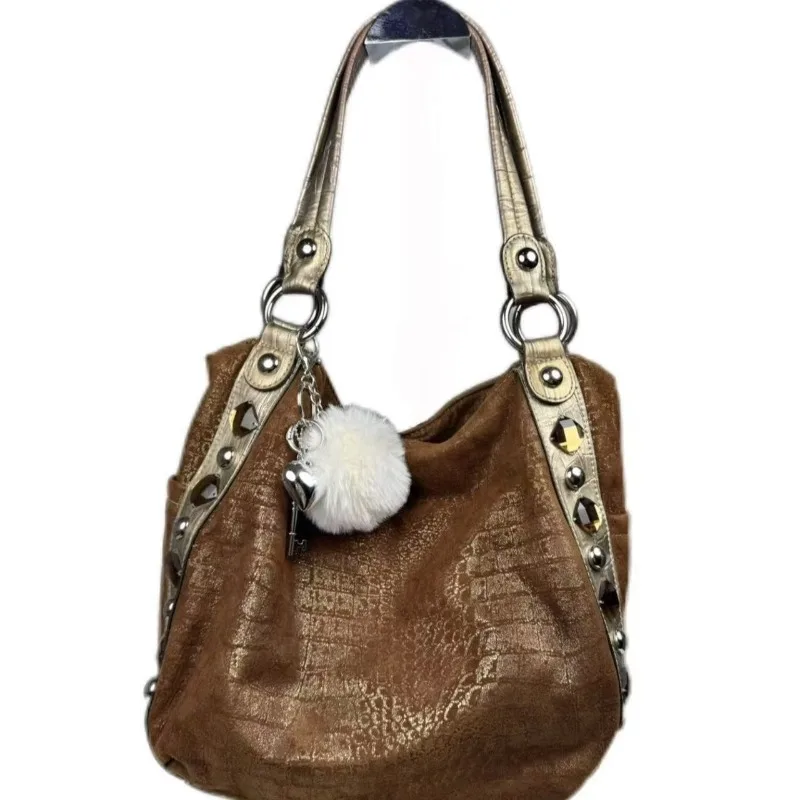 2026 New European American Spice Girl Shoulder Bag Retro Light Luxury Simple Versatile Large Capacity Hobo Tote Bag Women's Bag
2026 New European American Spice Girl Shoulder Bag Retro Light Luxury Simple Versatile Large Capacity Hobo Tote Bag Women's Bag