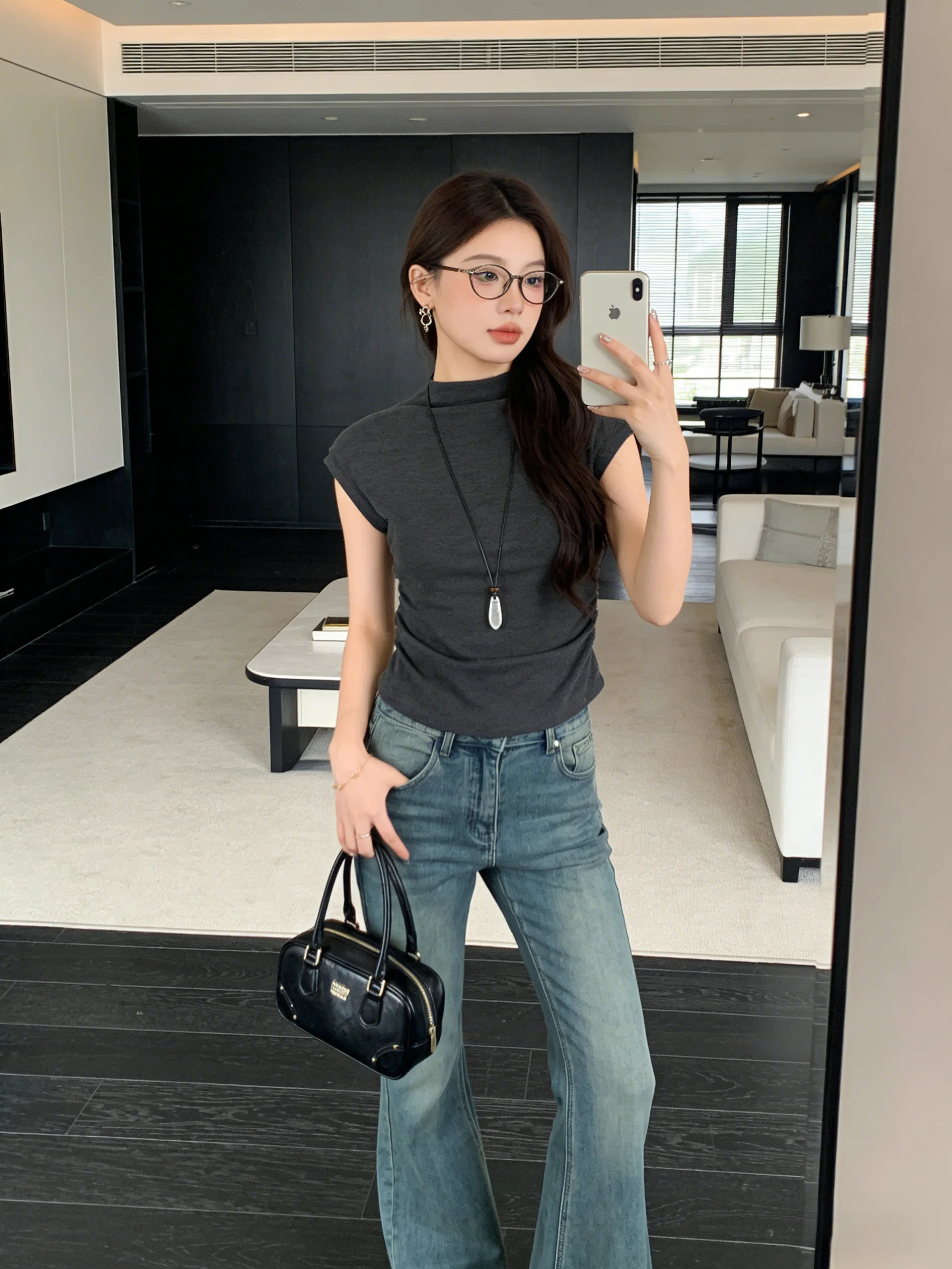 Slimming Effect Korean Style Half High Collar Sleeveless T-Shirt Spring New Inner Wear Top Waist Cinched Fashionable Women's Tee
Slimming Effect Korean Style Half High Collar Sleeveless T-Shirt Spring New Inner Wear Top Waist Cinched Fashionable Women's Tee