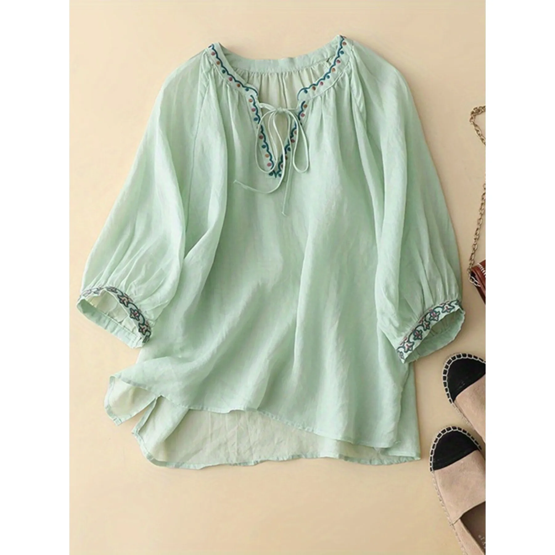 Embroidered V-Neck T-Shirt Women's Fashion Spring Collection Other Style Regular Sleeve Other Material 100% Cross-Border
Embroidered V-Neck T-Shirt Women's Fashion Spring Collection Other Style Regular Sleeve Other Material 100% Cross-Border
