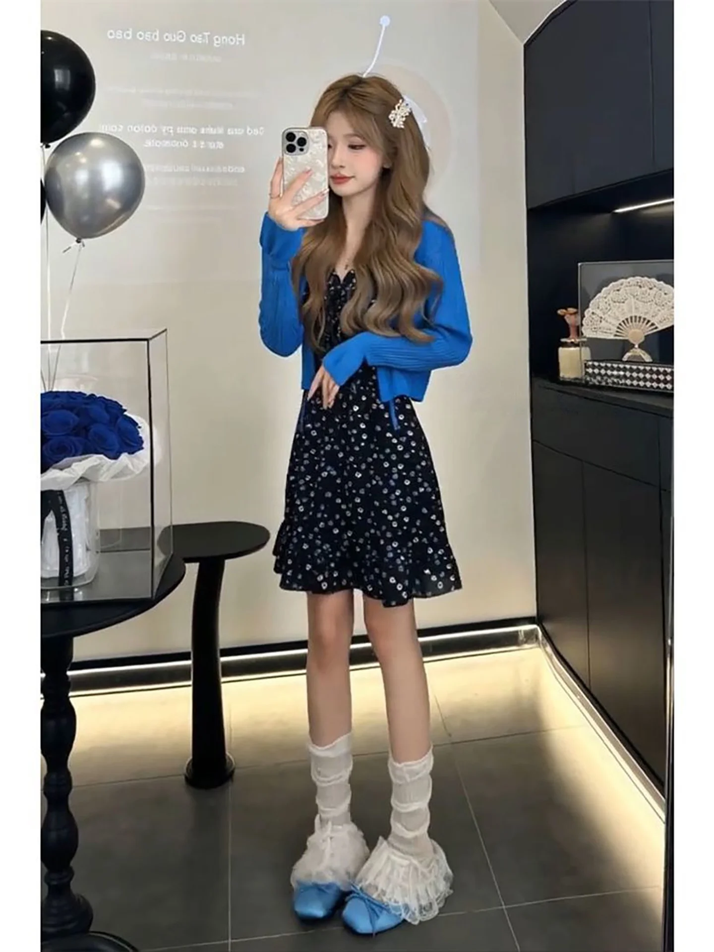 Retro Sweet Korean Style Black Floral Print Strap Dress Blue Short Sleeve Long Sleeve Cardigan Two Piece Set Casual Spring Au...
Retro Sweet Korean Style Black Floral Print Strap Dress Blue Short Sleeve Long Sleeve Cardigan Two Piece Set Casual Spring Au...