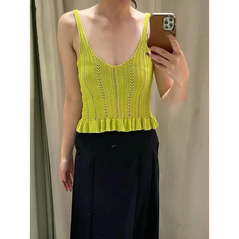 Women's Elegant Summer Sleeveless Knitted Short Vest Casual Pullover Beach Vacation Fashion Top
Women's Elegant Summer Sleeveless Knitted Short Vest Casual Pullover Beach Vacation Fashion Top