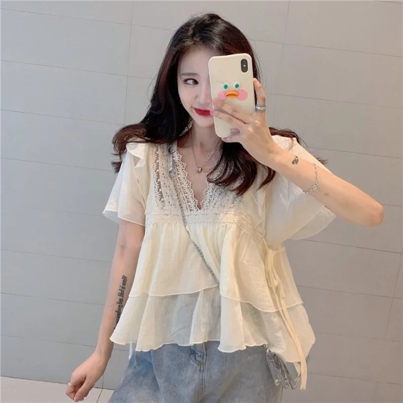 Summer 2026 Loose V-Neck Lace Short Sleeve Doll Shirt Fairylike Georgette Top Women's Fashion Commute Style Pure Color Short ...
Summer 2026 Loose V-Neck Lace Short Sleeve Doll Shirt Fairylike Georgette Top Women's Fashion Commute Style Pure Color Short ...