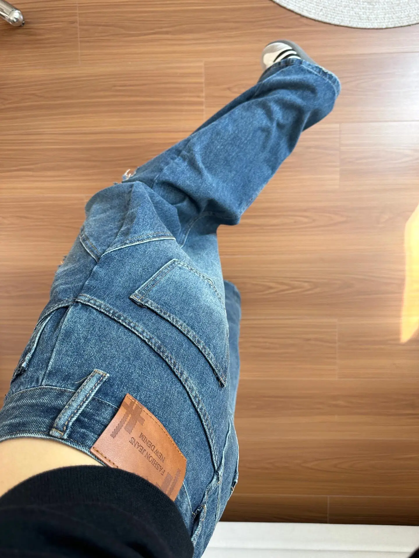 High Waist Loose Fit American Style Knife Denim Jeans Women's Spring 2026 New Design Hole Wide Leg Long Pants
High Waist Loose Fit American Style Knife Denim Jeans Women's Spring 2026 New Design Hole Wide Leg Long Pants