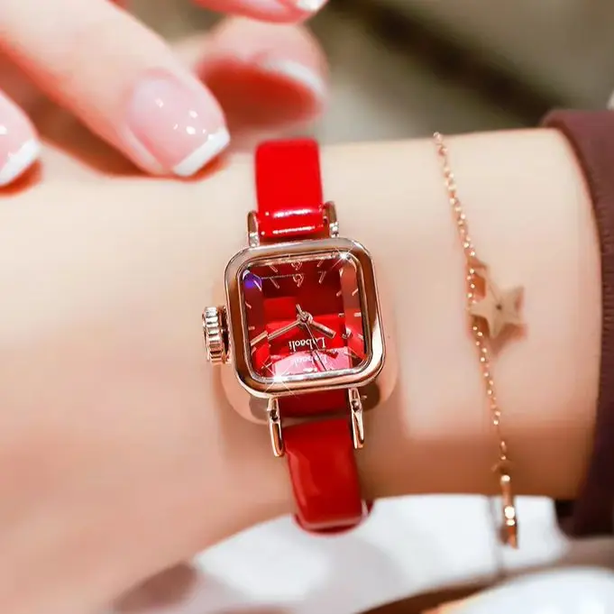 Retro Fashion Women's Quartz Watch Small Sugar Cube Style Simple And Fashionable Wristwatch for Ladies
Retro Fashion Women's Quartz Watch Small Sugar Cube Style Simple And Fashionable Wristwatch for Ladies