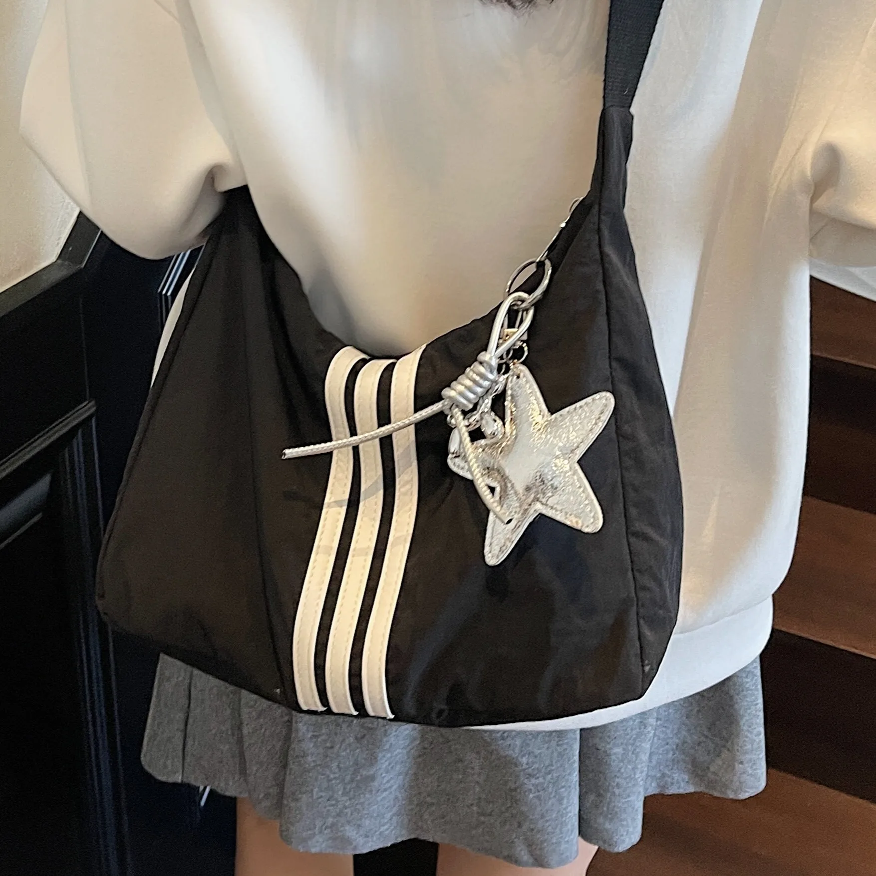 Lightweight Waterproof 2026 Large Capacity Casual Backpack Women's Crossbody Sports Bag Vertical Stripe Design Ladies Slant Bag
Lightweight Waterproof 2026 Large Capacity Casual Backpack Women's Crossbody Sports Bag Vertical Stripe Design Ladies Slant Bag