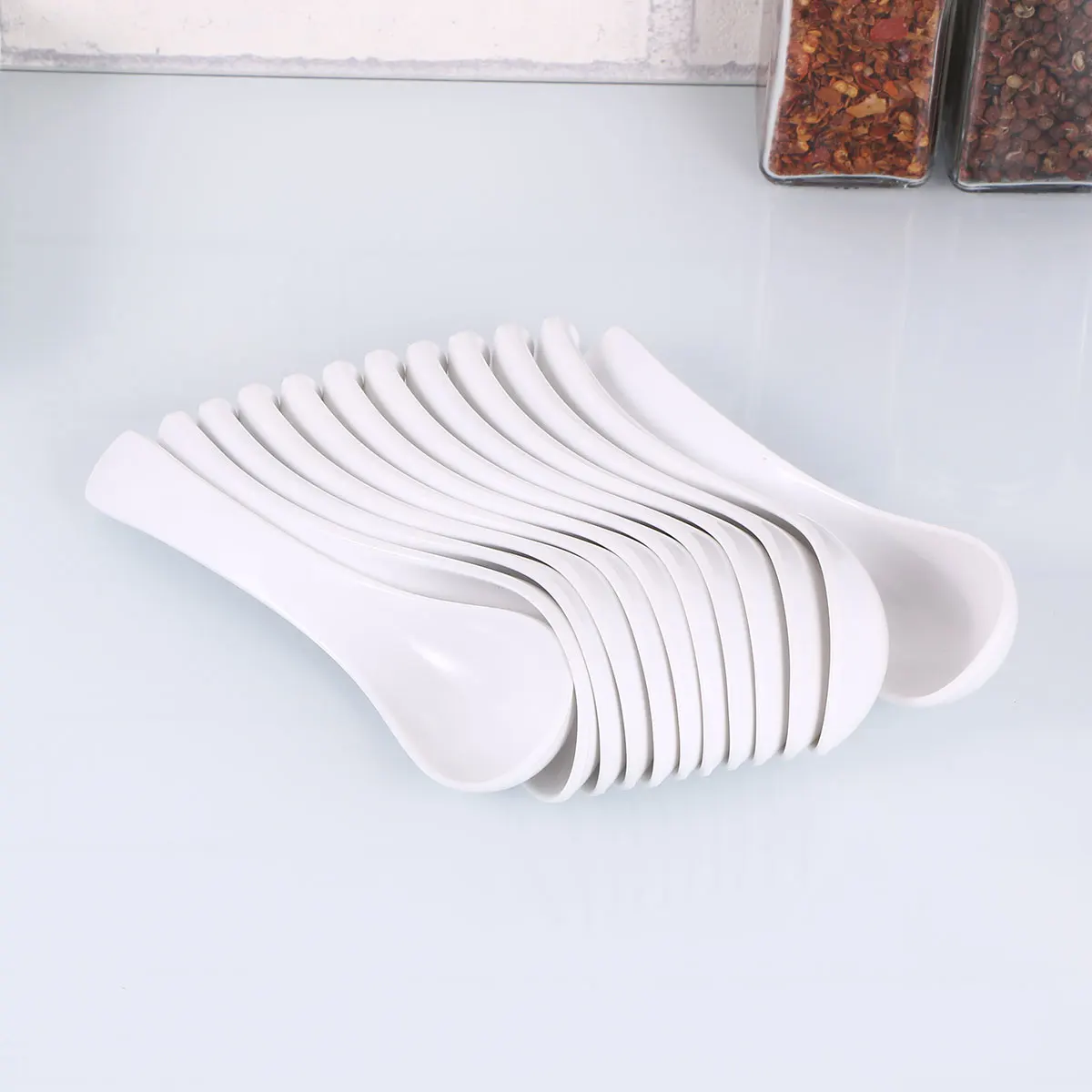 12pcs Unbreakable Melamine Soup Spoon Eco-Friendly Restaurant Tableware For Cafes Hotels Catering Seasoning Flatware
12pcs Unbreakable Melamine Soup Spoon Eco-Friendly Restaurant Tableware For Cafes Hotels Catering Seasoning Flatware