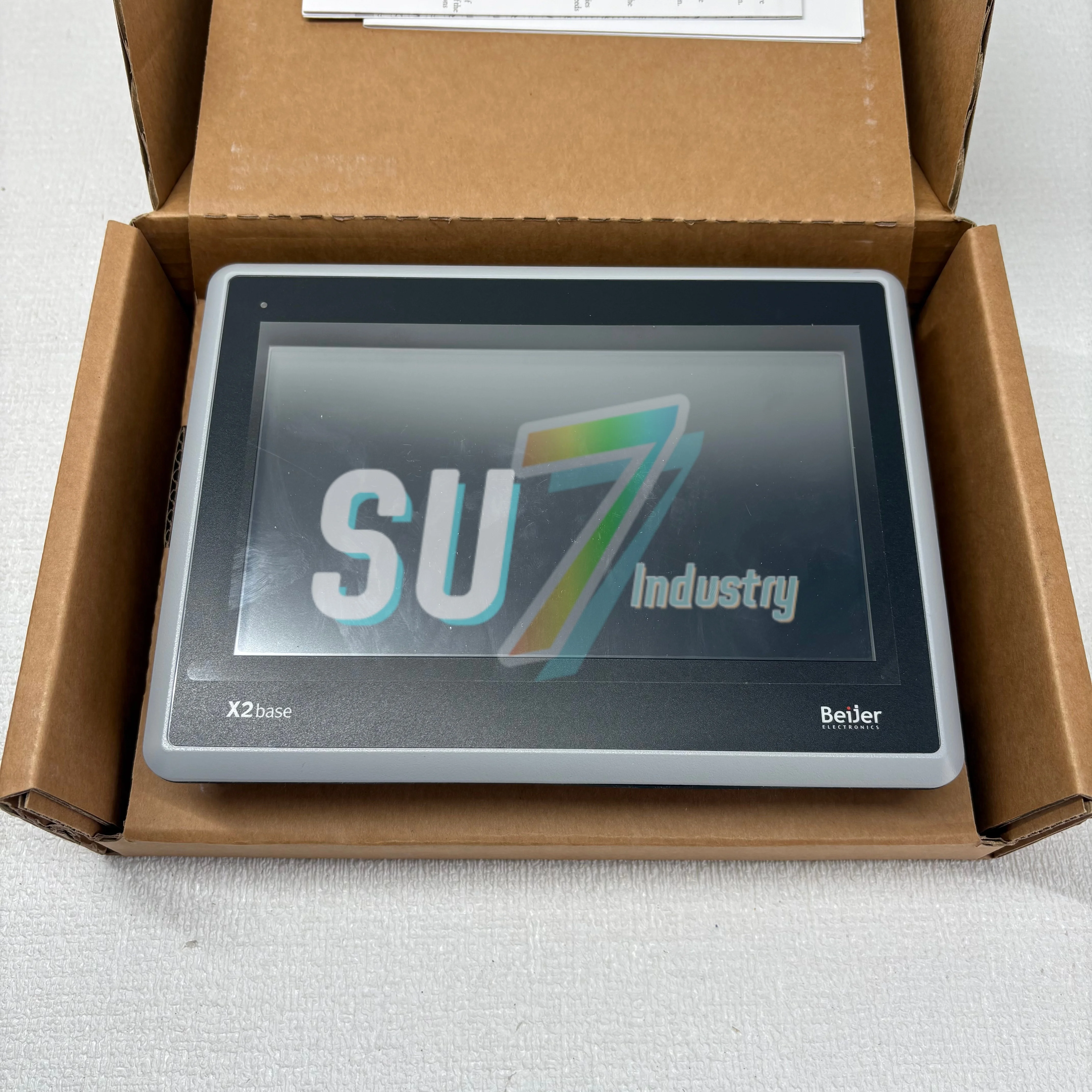 Новый оригинальный сенсорный экран X2 Base 7 (X2 Base 7-F2-ADP)
Новый оригинальный сенсорный экран X2 Base 7 (X2 Base 7-F2-ADP)