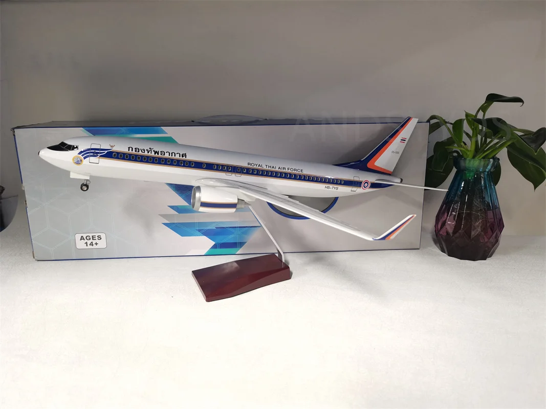 B737 Thai Presidential Jet Air Simulation Aircraft Model Aviation Airliner Assembled Model Aircraft Model Airplane Model Working
B737 Thai Presidential Jet Air Simulation Aircraft Model Aviation Airliner Assembled Model Aircraft Model Airplane Model Working