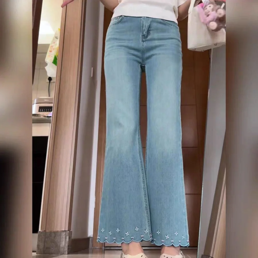 Summer Blue Embroidered Lace Straight Tube Flared Jeans Retro Fashion High Waist Slim Women's Denim Cropped Pants
Summer Blue Embroidered Lace Straight Tube Flared Jeans Retro Fashion High Waist Slim Women's Denim Cropped Pants