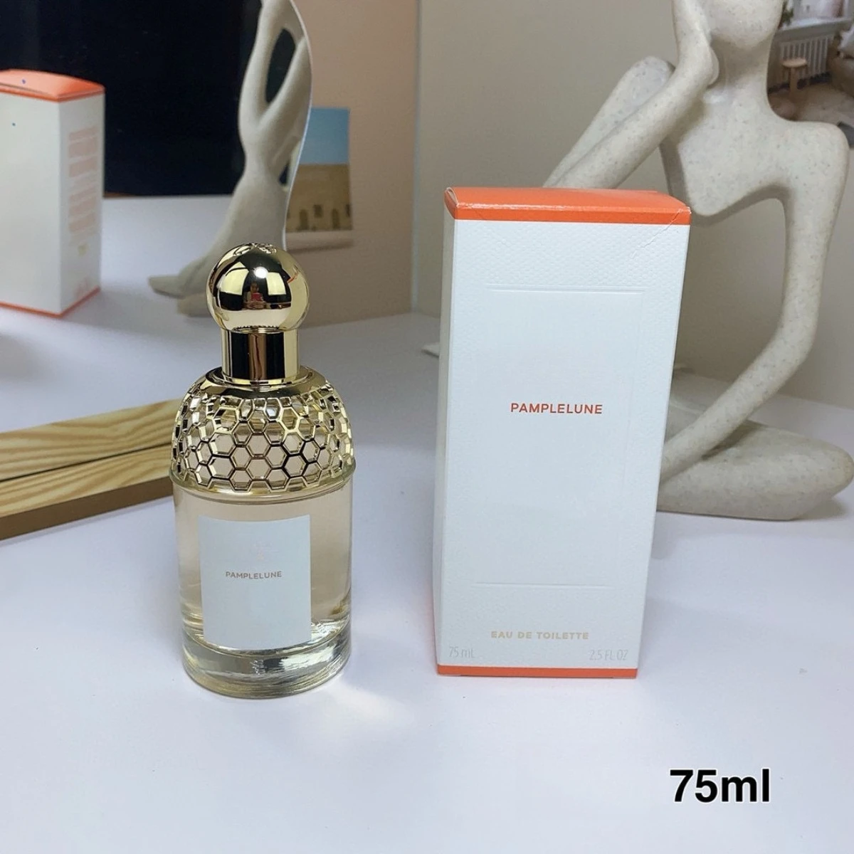 75ml Women's Eau de Parfum Luxury Honeycomb Cap Perfume Long Lasting Fresh Floral & Fruity Fragrance for Daily & Casual Wear
75ml Women's Eau de Parfum Luxury Honeycomb Cap Perfume Long Lasting Fresh Floral & Fruity Fragrance for Daily & Casual Wear