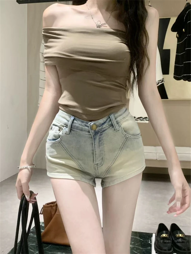 Summer Women's Retro Washed Blue High Waisted Denim Shorts Cool Girl Street Mini Trousers Female Fashion Wide Leg Straight Pants
Summer Women's Retro Washed Blue High Waisted Denim Shorts Cool Girl Street Mini Trousers Female Fashion Wide Leg Straight Pants
