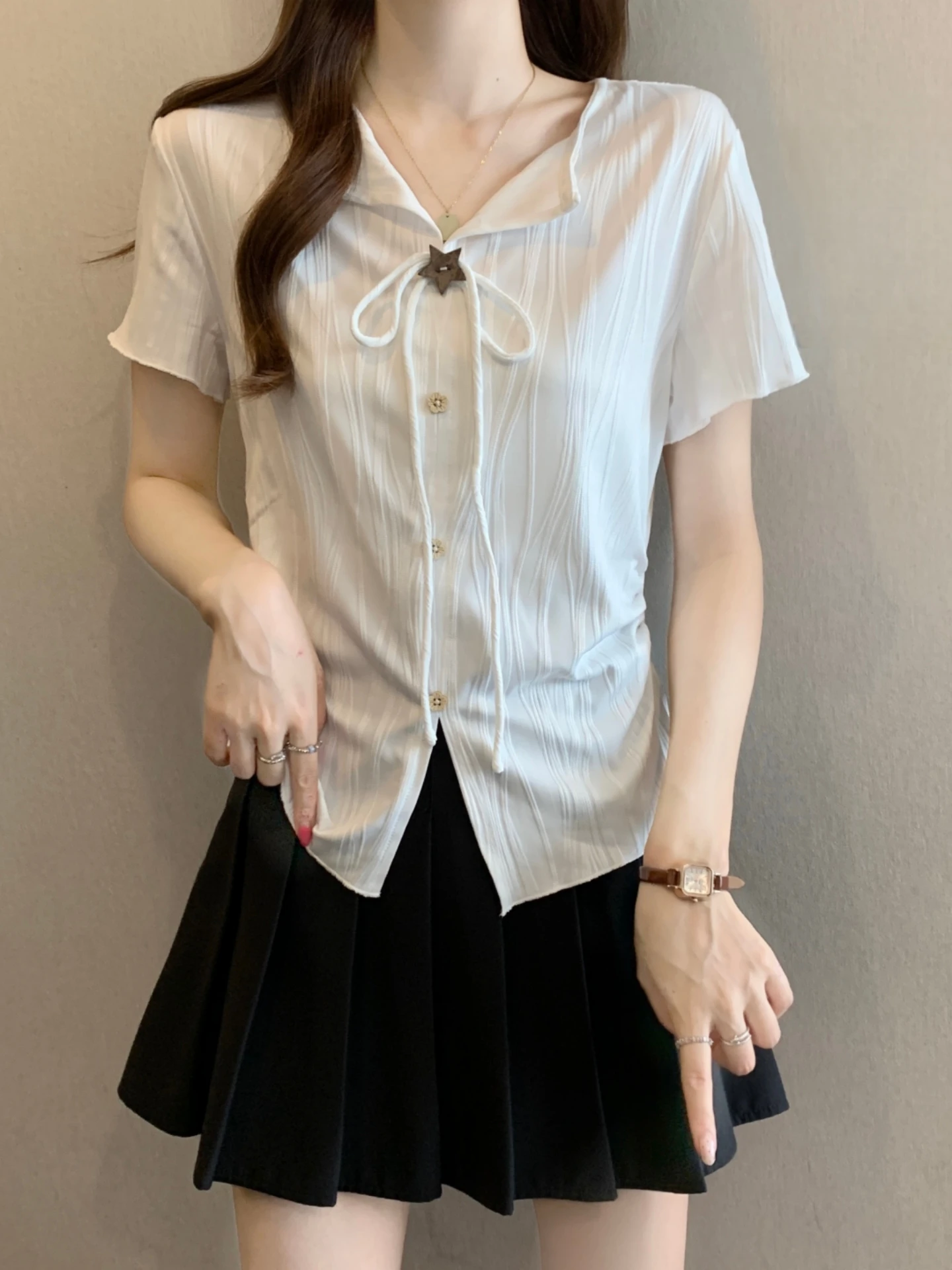 White V-Neck Short Sleeve T-Shirt Women's Summer Base Layer Top plus Size Slimming Design Short Length Fashionable Commute Style
White V-Neck Short Sleeve T-Shirt Women's Summer Base Layer Top plus Size Slimming Design Short Length Fashionable Commute Style