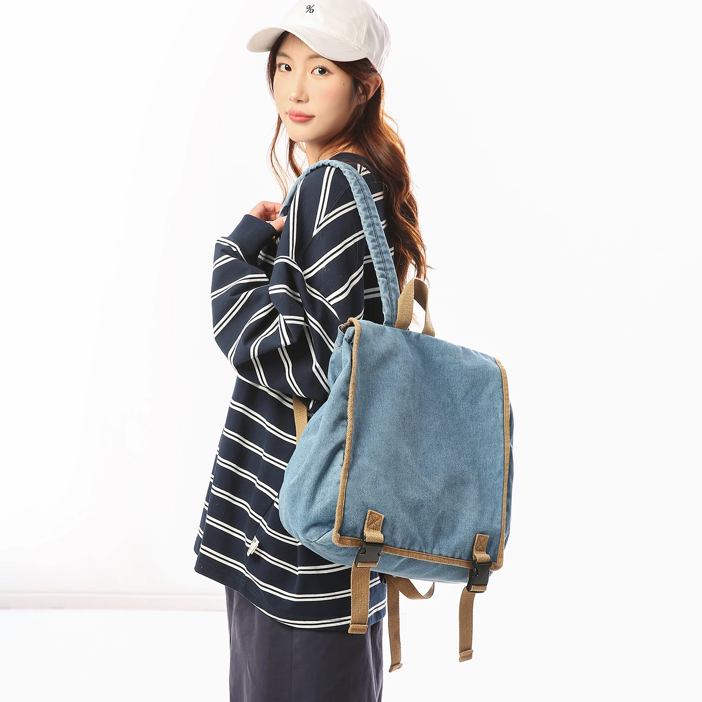 Женский рюкзак с пряжкой и клапаном, новая джинсовая сумка на плечо, школьный рюкзак, винтажный рюкзак, дорожный рюкзак Jean Mochila Y2K, сумка для книг
Женский рюкзак с пряжкой и клапаном, новая джинсовая сумка на плечо, школьный рюкзак, винтажный рюкзак, дорожный рюкзак Jean Mochila Y2K, сумка для книг